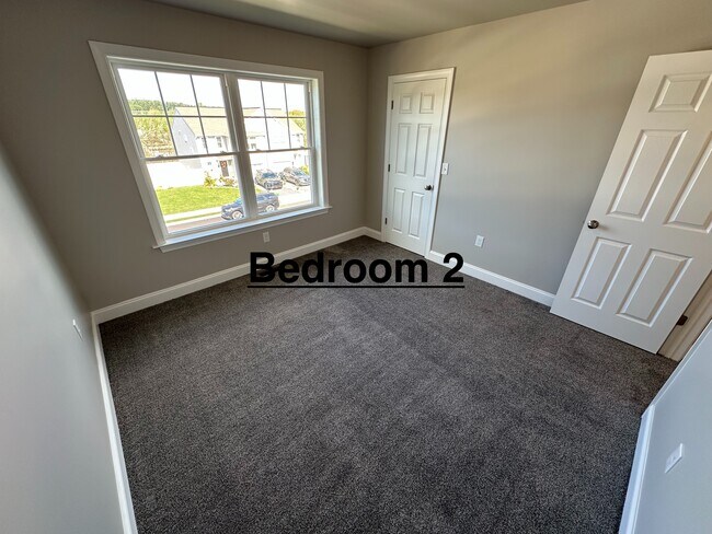 Building Photo - 450 Smokering Dr