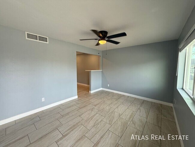 Building Photo - 2540 N 17th Way