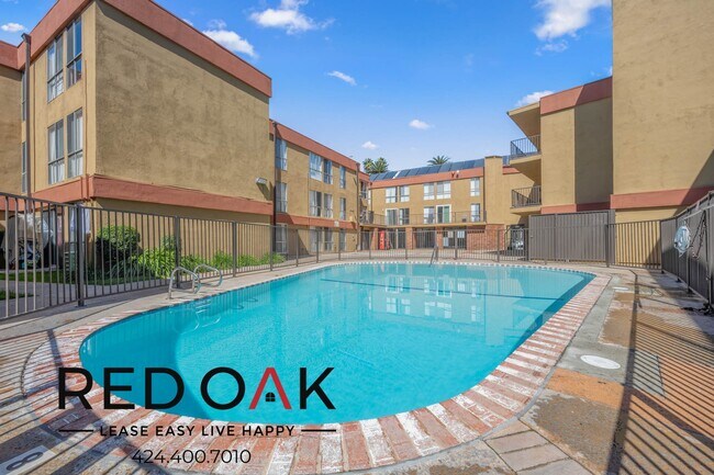 Building Photo - 17830 1/3 Sherman Way-379