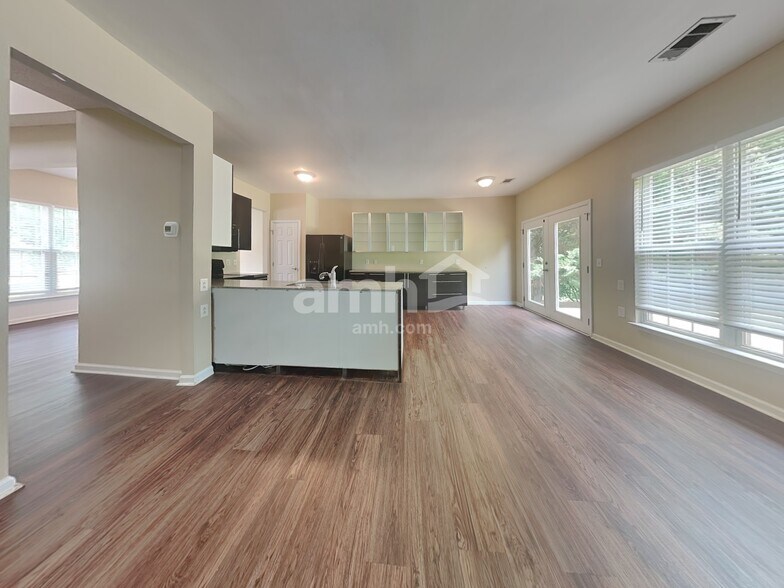 Building Photo - 3 Karsten Creek Dr
