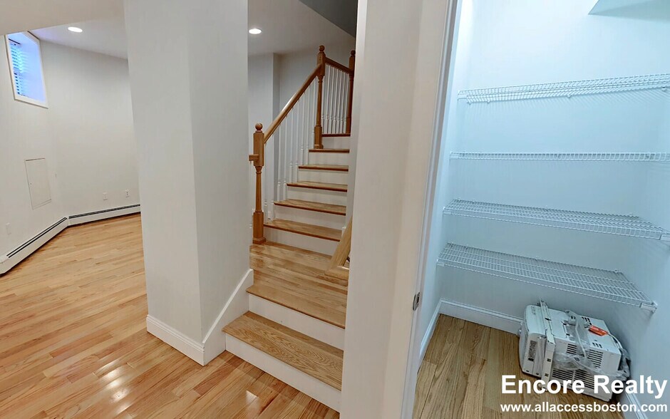 Building Photo - 127 St Botolph St