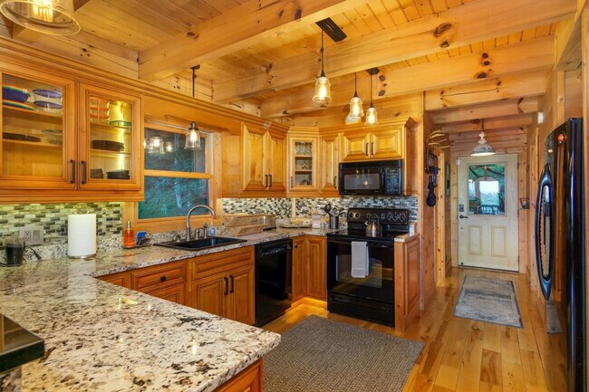 Building Photo - 141 Yellow Locust Dr