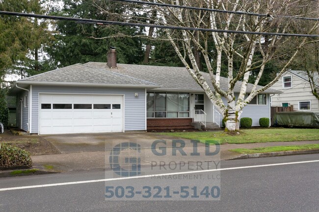 Building Photo - Spacious 3 Bedroom Ranch Home in SE Portland!