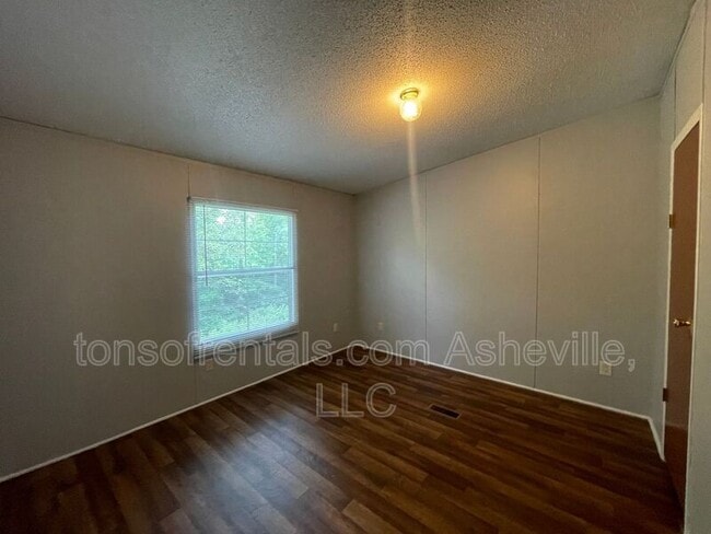 Building Photo - 132 Josiah Ln