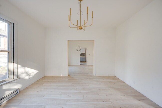 Building Photo - Remodeled 2 Bedroom Home Near WSU & Downto...