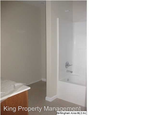 Building Photo - 3 br, 2 bath House - 7 Carnoustie Place