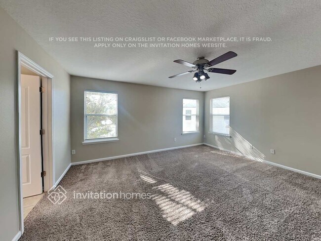 Building Photo - 530 Side Creek Ln