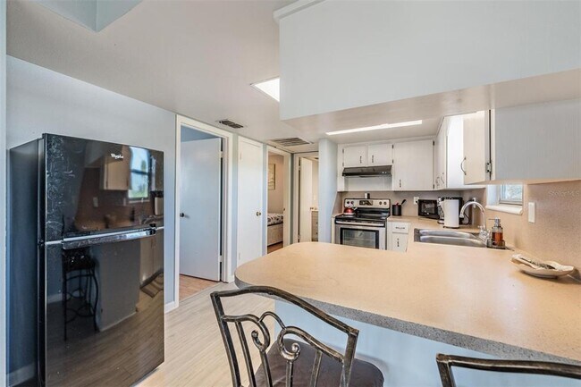 Building Photo - 208 S Canal St