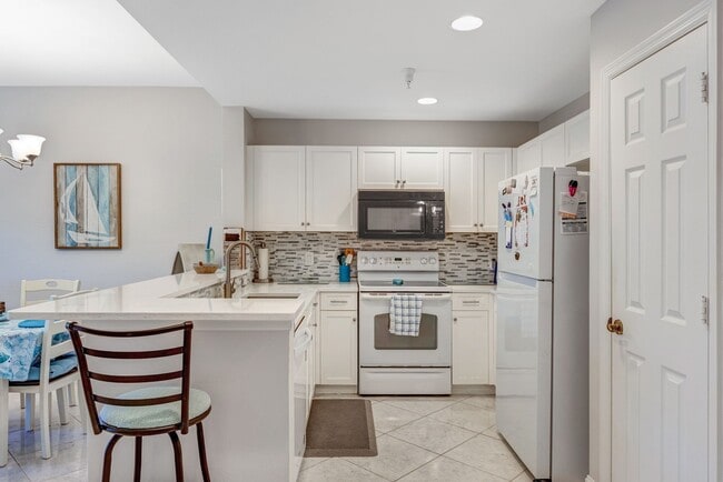 Building Photo - ** BOTANICAL PLACE ** 3 BED / 2 BATH - CON...