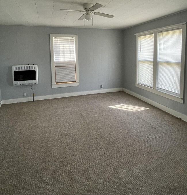 Building Photo - 507 Main St