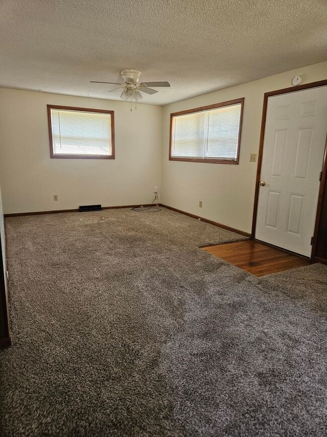 Building Photo - Single Family Rental Home - 3BR-1BA - New ...
