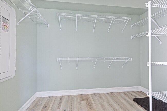 Building Photo - MODERN 4-BEDROOM TAMPA HOME | BUILT 2023 | FENCED YARD | PET FRIENDLY