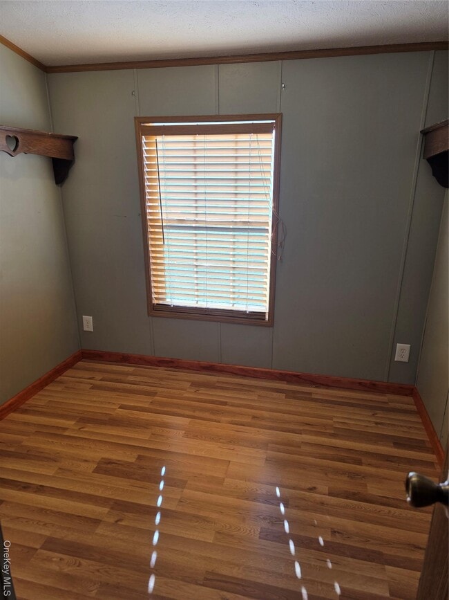 Building Photo - 8 Greenrose Dr