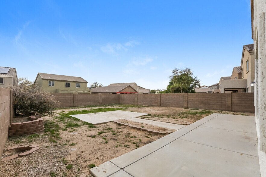 Building Photo - 10925 W Taft St