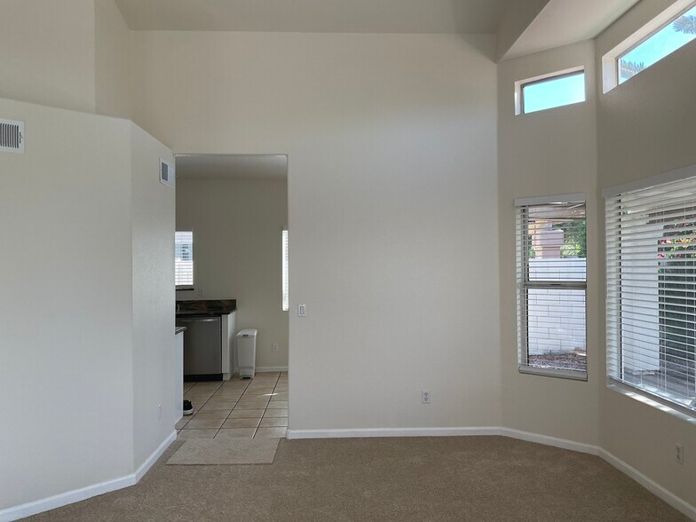 Building Photo - 4307 E South Fork Dr