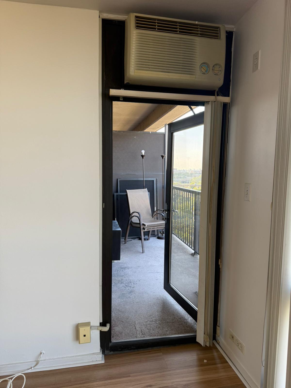 Access to Balcony - 2605 S Indiana Ave