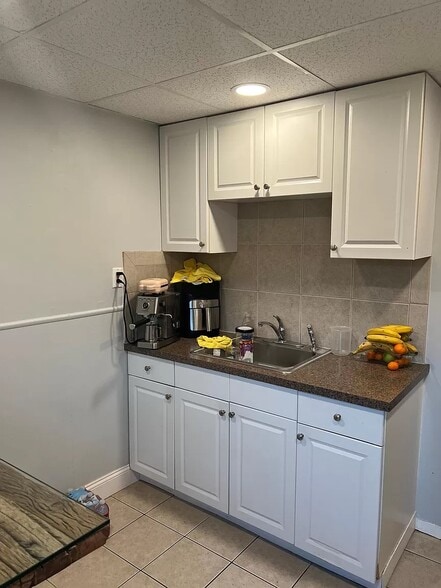 Building Photo - 80 Park Ave