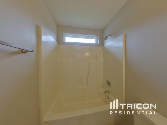Building Photo - 12724 Deaton Hill Dr