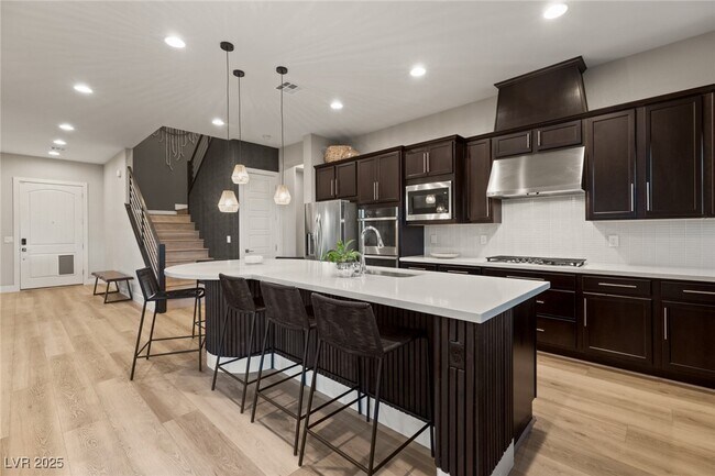 Building Photo - 258 Castellari Dr