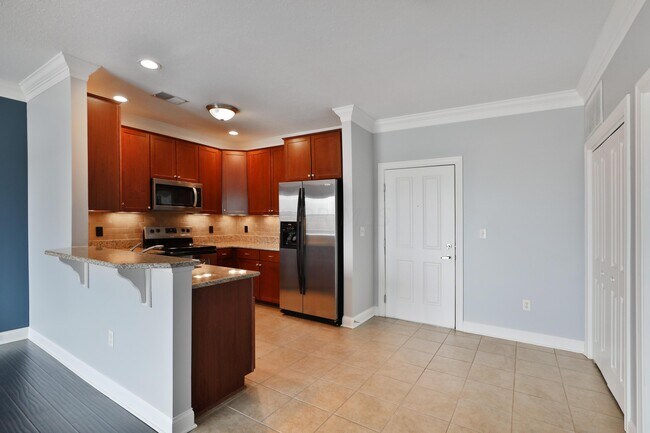 Building Photo - 511 W 1st Ave