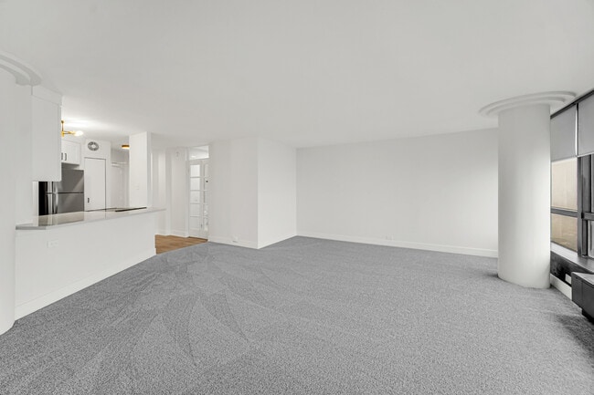 Building Photo - 5415 N Sheridan Rd