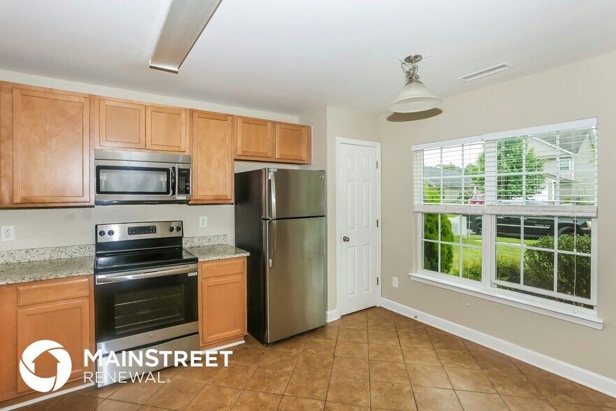 Building Photo - 4148 Broadstairs Dr SW