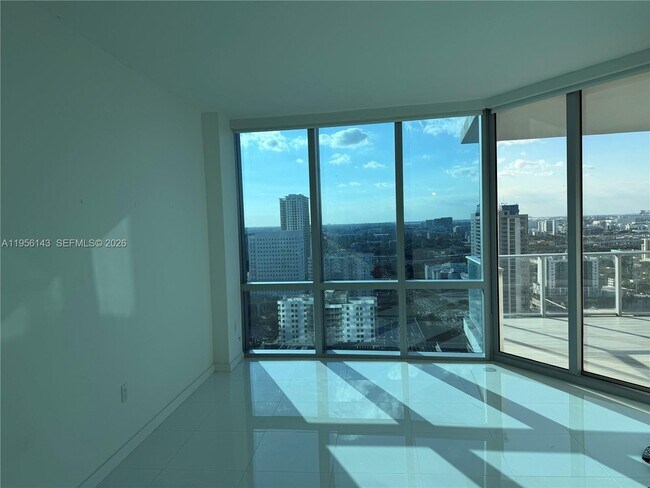 Building Photo - 851 NE 1st Ave