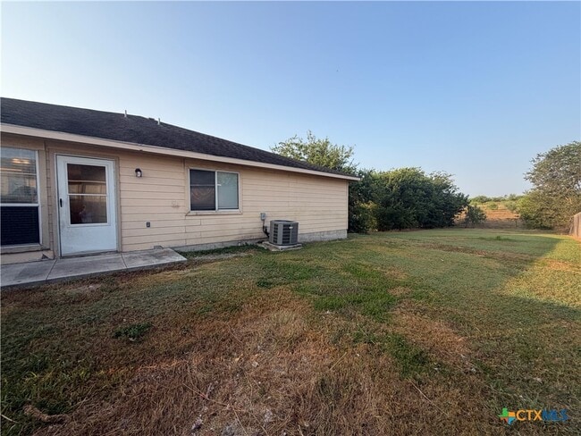Building Photo - 2752 FM1044