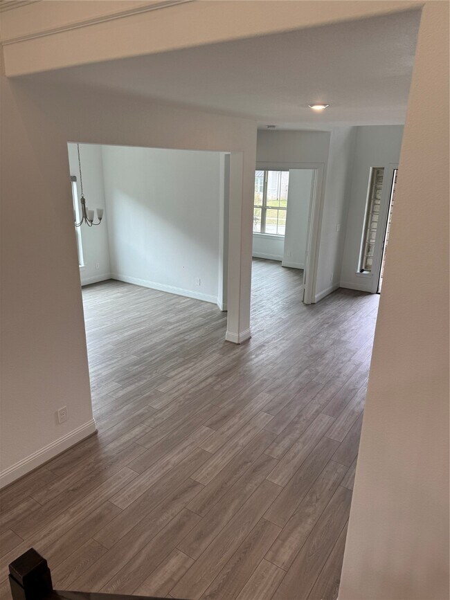 Building Photo - 1215 Tallow Park Ln