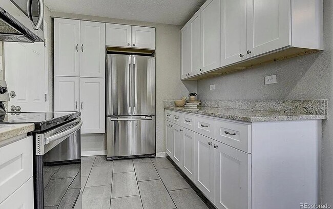 Building Photo - 815 S Eliot St