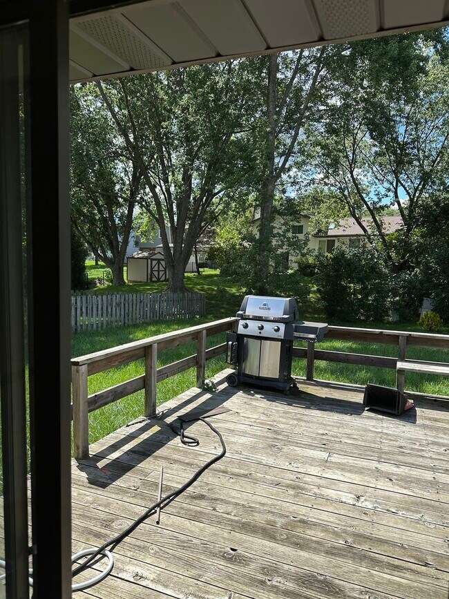 Building Photo - 4480 Shorewood Ct