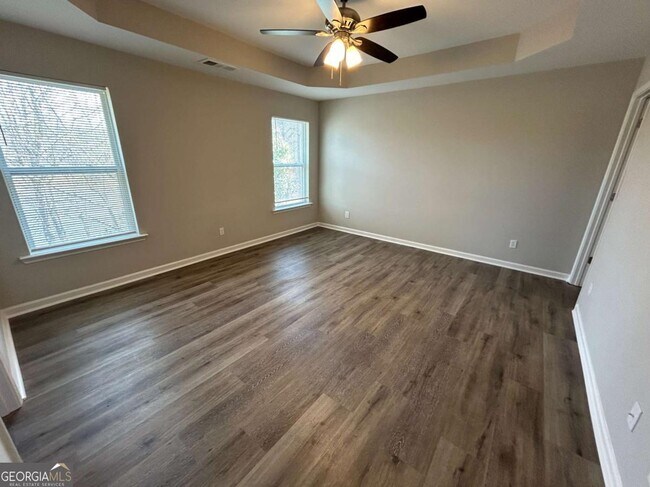 Building Photo - 118 Hidden Lake Cir