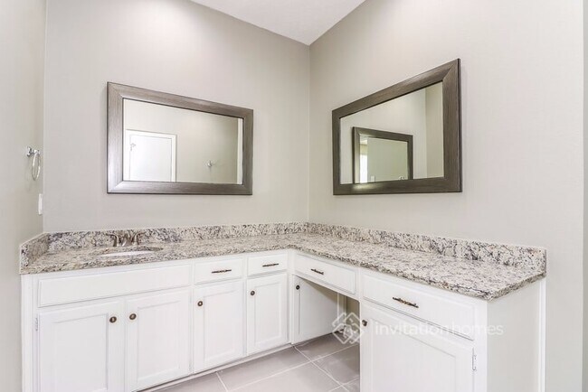 Building Photo - 713 Ridgewood Cir