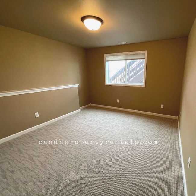 Building Photo - 1053 Picador Way