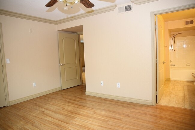 Building Photo - SW - CONDO - 2 BEDROOM - 1ST FLOOR