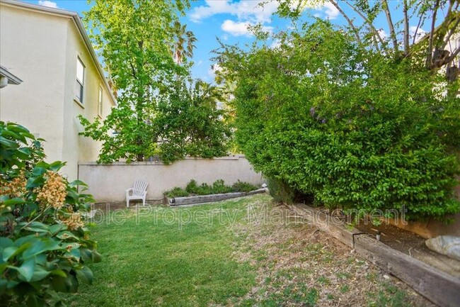 Building Photo - 27870 Crown Ct Cir