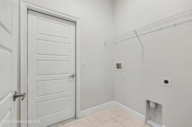 Building Photo - 2542 Pinwherry St NW