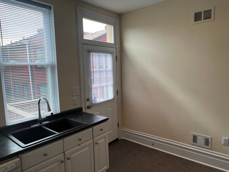 Kitchen - 1721 McCullough St
