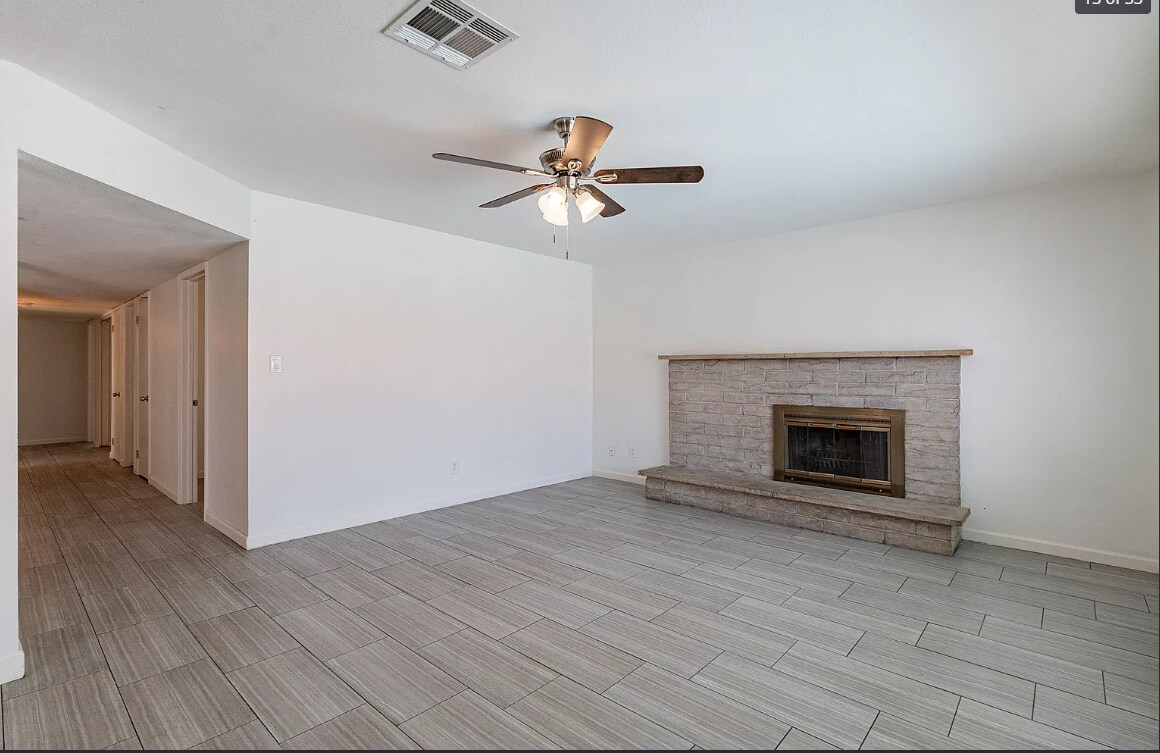 Building Photo - 1262 E Hermosa Dr