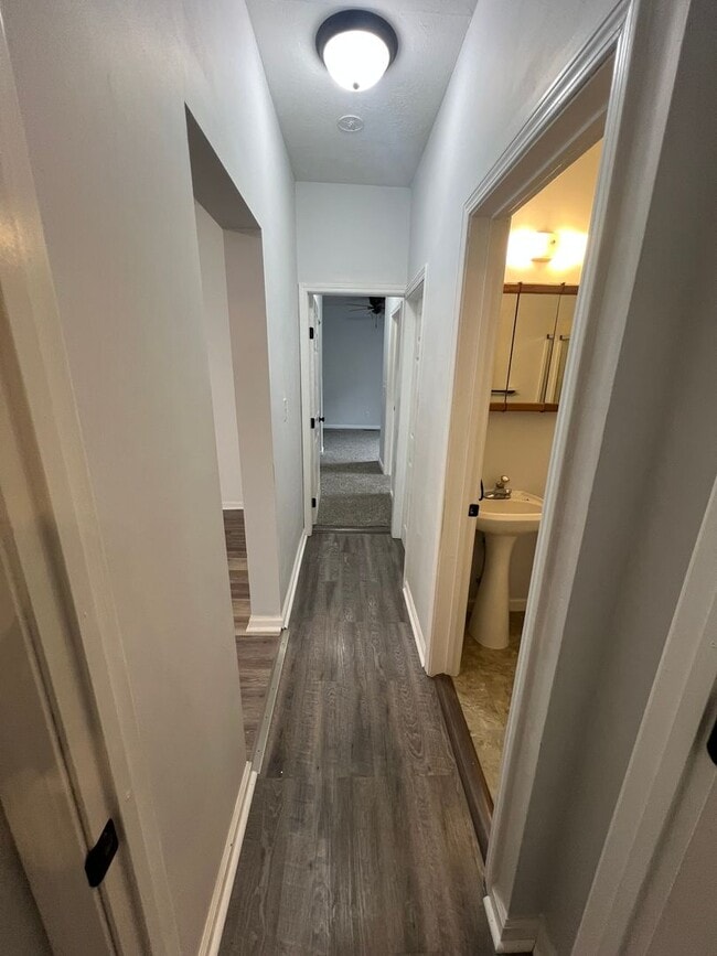 Building Photo - Adorable 2 bed 2bathroom home $1250