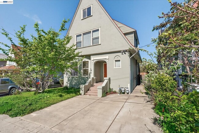 Building Photo - 1835 Prince St