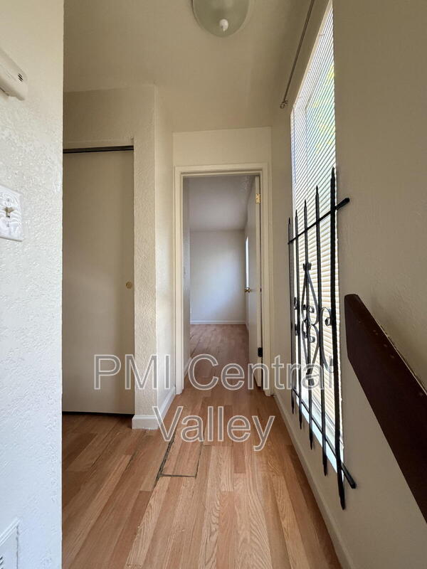 Building Photo - 6222 Porterfield Ct