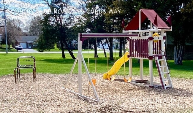 Building Photo - 631 Country Club Rd