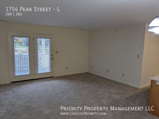 Building Photo - 1754 Pear St