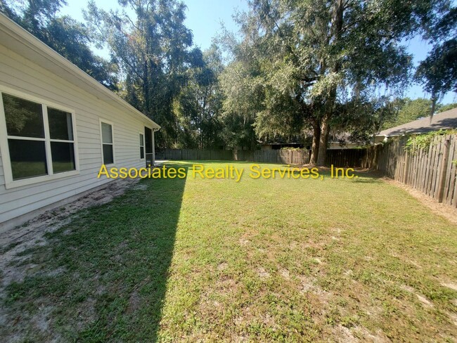 Building Photo - Just reduced! 4 Bed/ 2 Bath 2200sqft Singl...