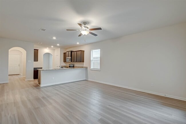 Building Photo - 305 Wayne County Dr