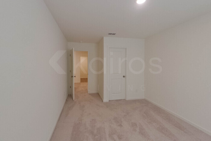 Building Photo - 109 Flat Rock Ml Trl