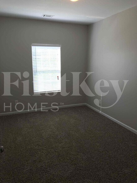 Building Photo - 5048 Pioneer Pkwy