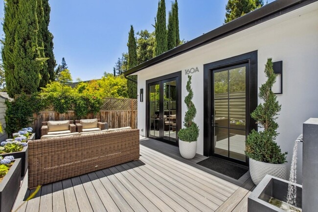 Building Photo - Newly Built Home With Loft in Downtown Palo Alto