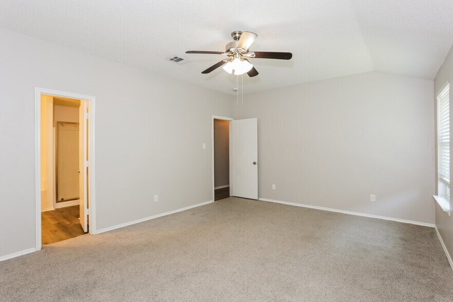 Building Photo - 1711 Venus Dr W
